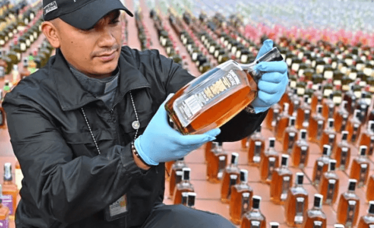 Licor adulterado: incautan más de 8.500 botellas en Bogotá