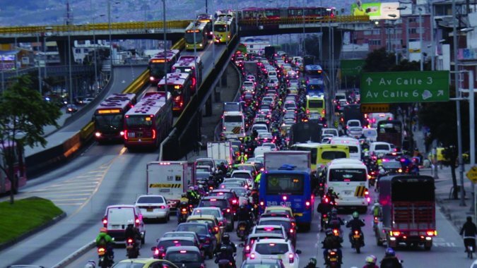 Congestión vehicular en Bogotá por manifestaciones y obras en las principales vías