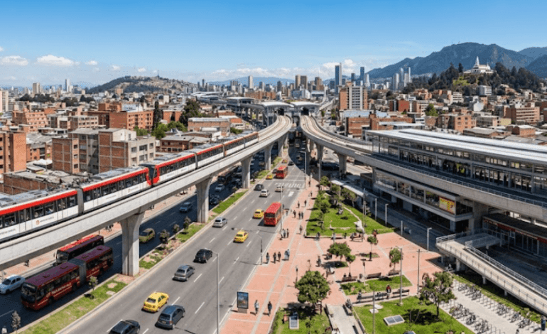 Estudiantes participando en actividades de la campaña Bogotá Modo Metro