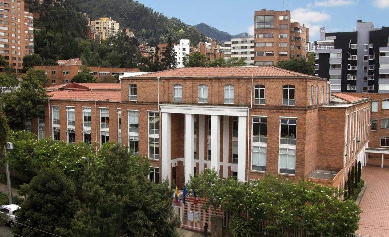 Polémica en el Liceo Francés de Bogotá por cambio de rector: esto se sabe
